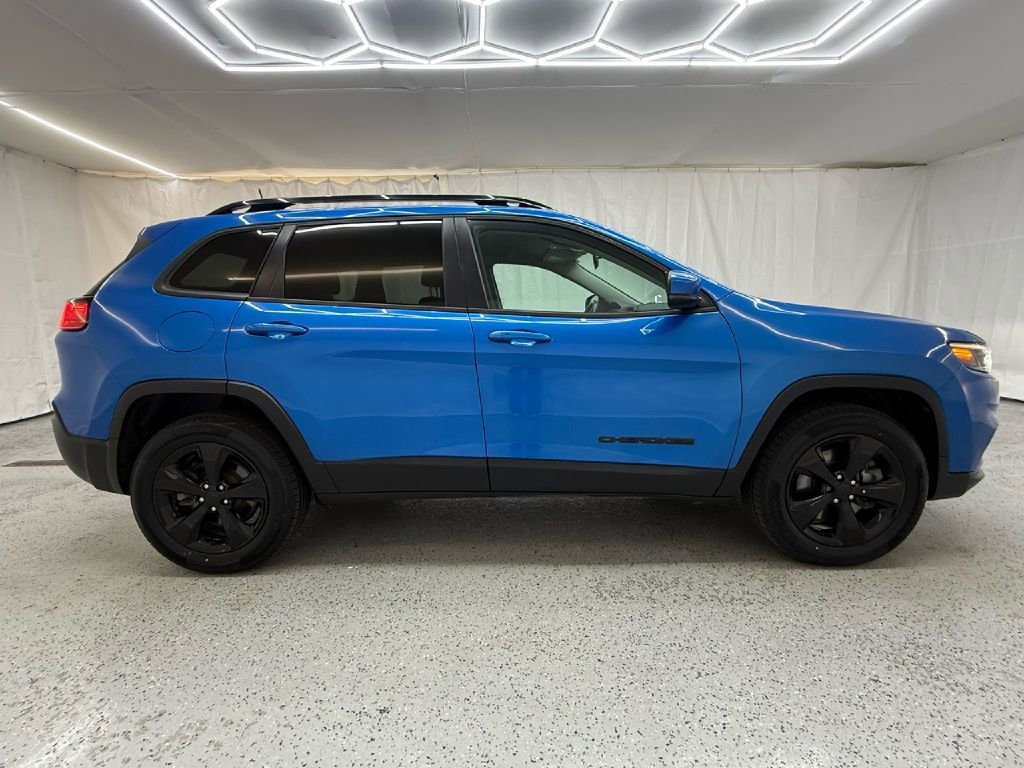 Used 2020 Jeep Cherokee Latitude Plus image 2