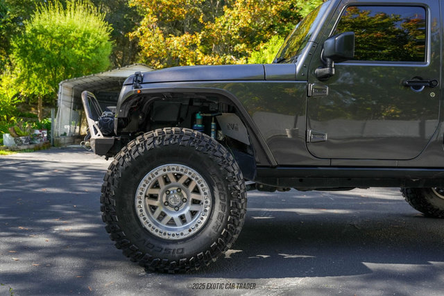 Used 2016 Jeep Wrangler Unlimited Rubicon w/ Connectivity Group image 4