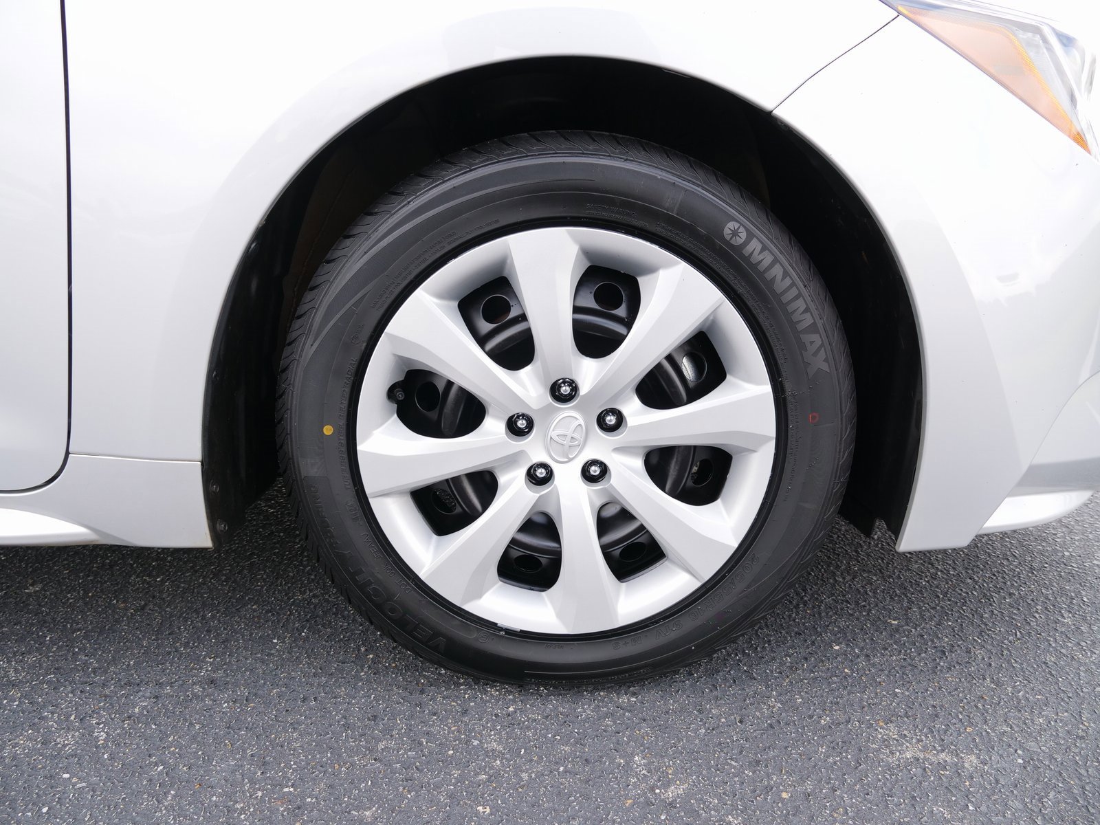 Used 2024 Toyota Corolla LE image 11