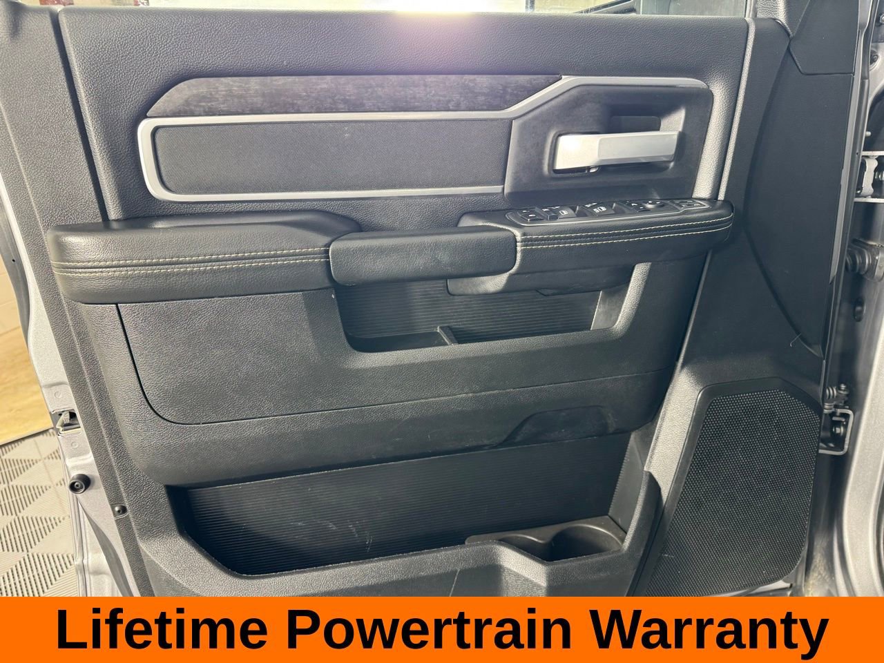 Used 2024 RAM 2500 Big Horn w/ Level 2 Equipment Group image 9