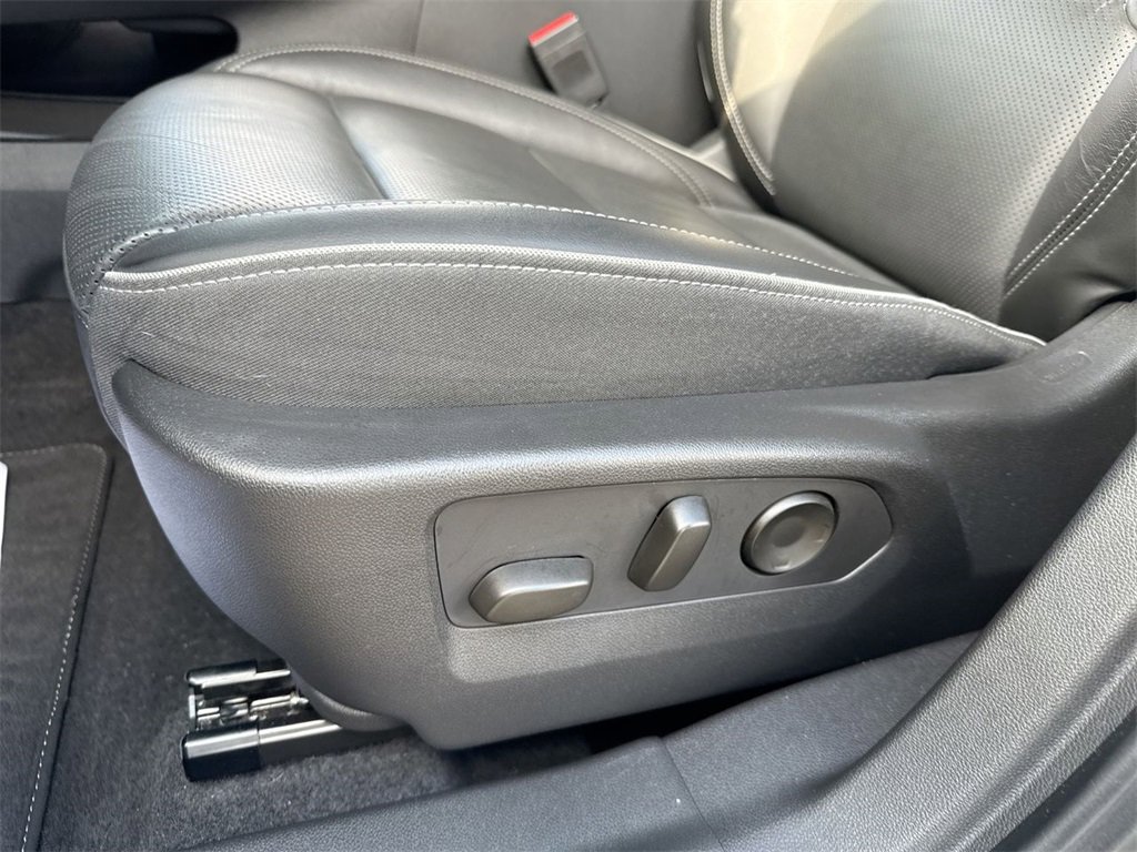 Used 2021 Buick Envision Essence image 12