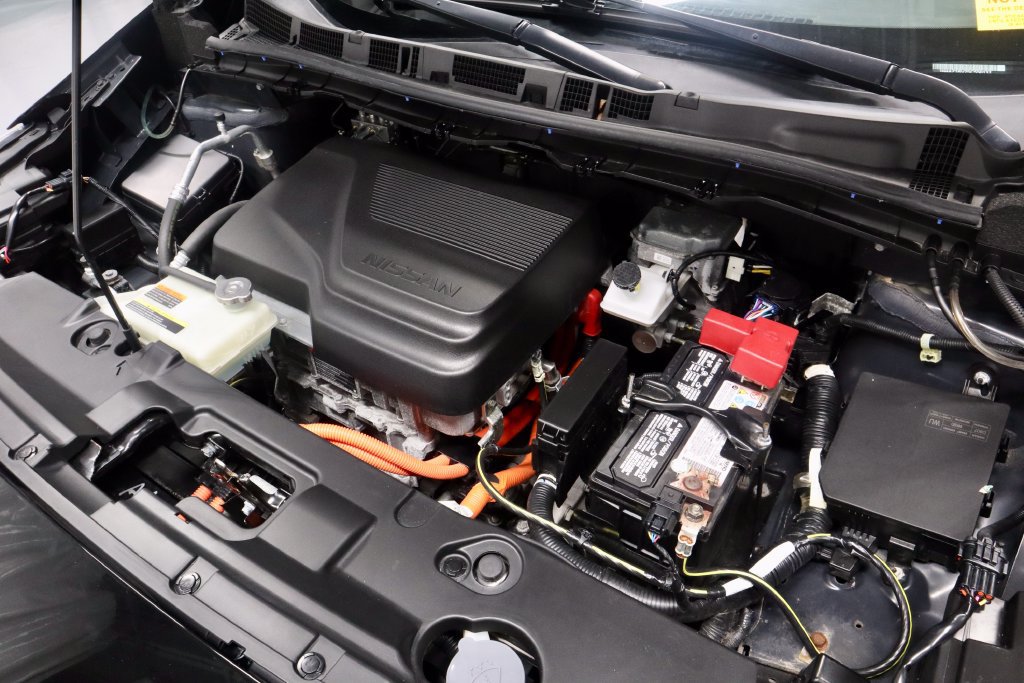 Used 2025 Nissan Leaf S FWD image 15