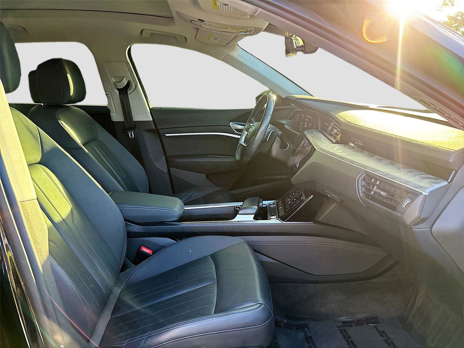 Used 2021 Audi e-tron Premium w/ Convenience Plus Package image 31