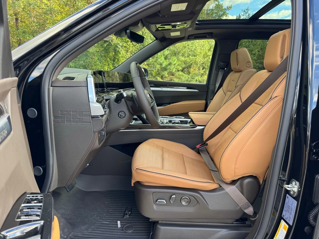 New 2026 Cadillac Escalade Luxury w/ LPO, Floor Liner Package image 20