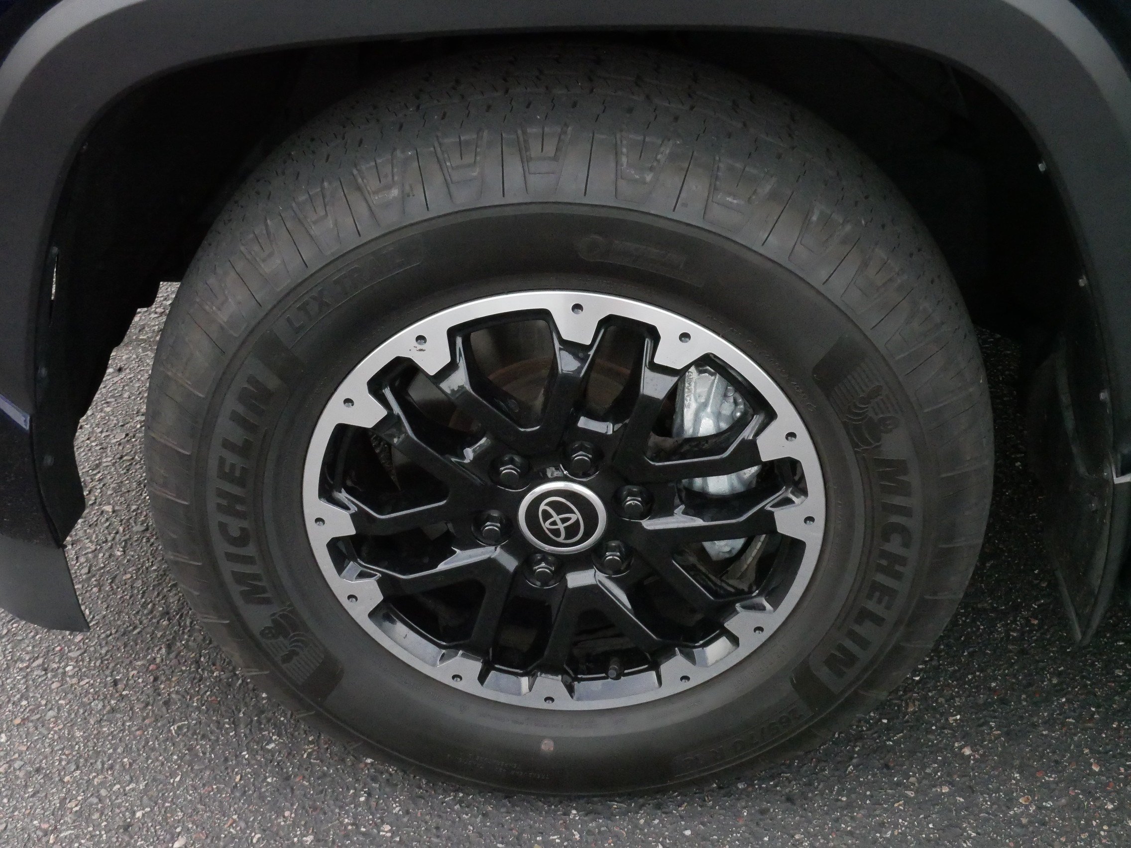 Certified 2024 Toyota Sequoia SR5 w/ SR5 Premium Package AWD/4WD image 15