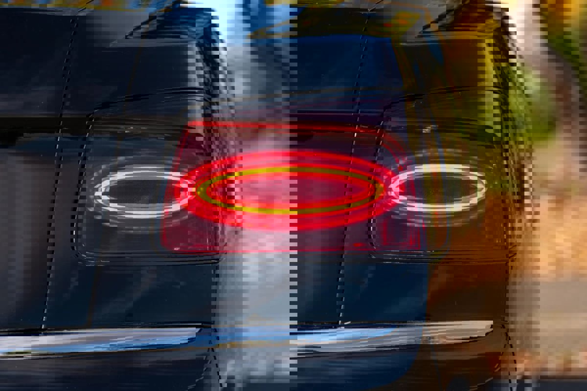 Used 2015 Bentley Flying Spur V8 image 31