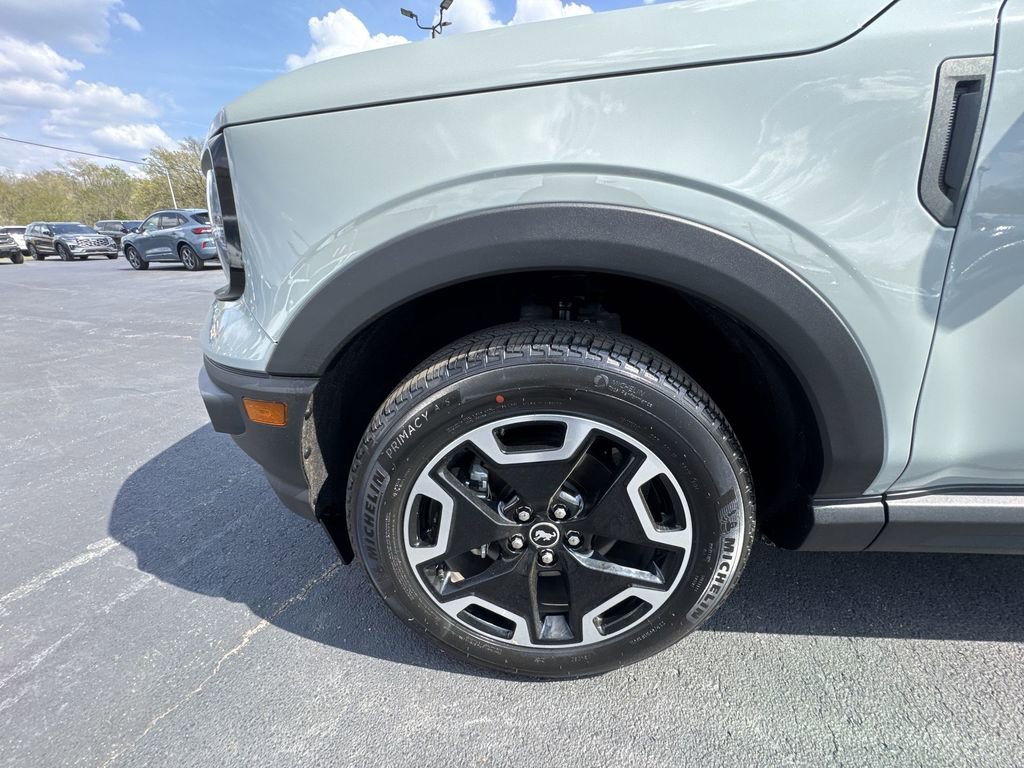 Used 2024 Ford Bronco Sport Outer Banks w/ Tech Package AWD/4WD image 10