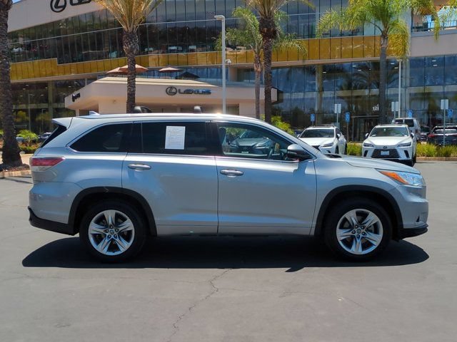Used 2016 Toyota Highlander Limited Platinum FWD image 4