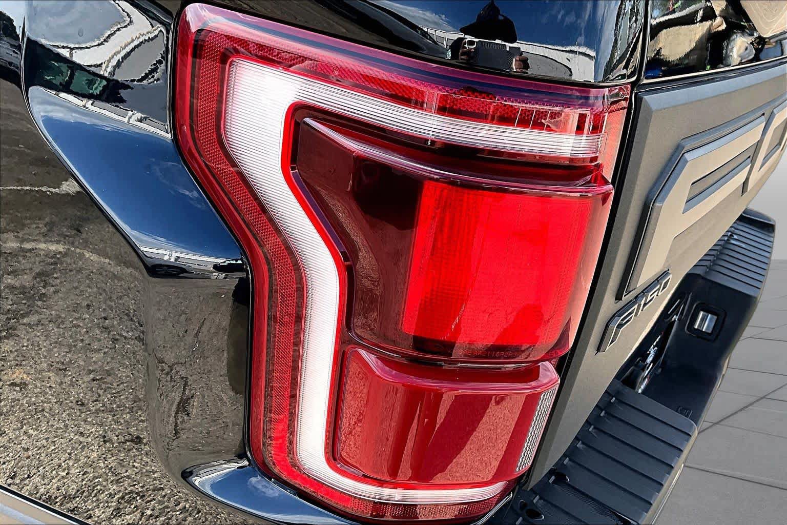 Used 2020 Ford F150 Raptor w/ Equipment Group 802A Luxury AWD/4WD image 28