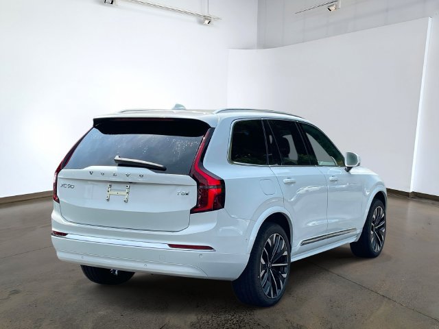 New 2026 Volvo XC90 B6 Plus w/ Protection Package Premier AWD/4WD image 4