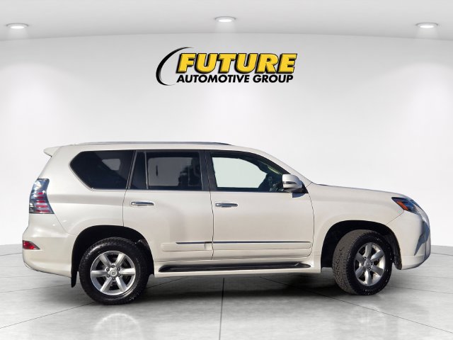Used 2017 Lexus GX 460 w/ Navigation Package AWD/4WD image 3