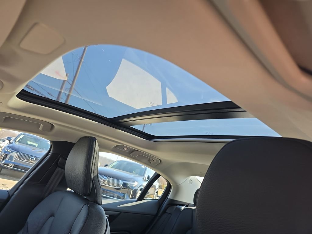 Certified 2024 Volvo S60 T8 Ultimate w/ Climate Package image 31