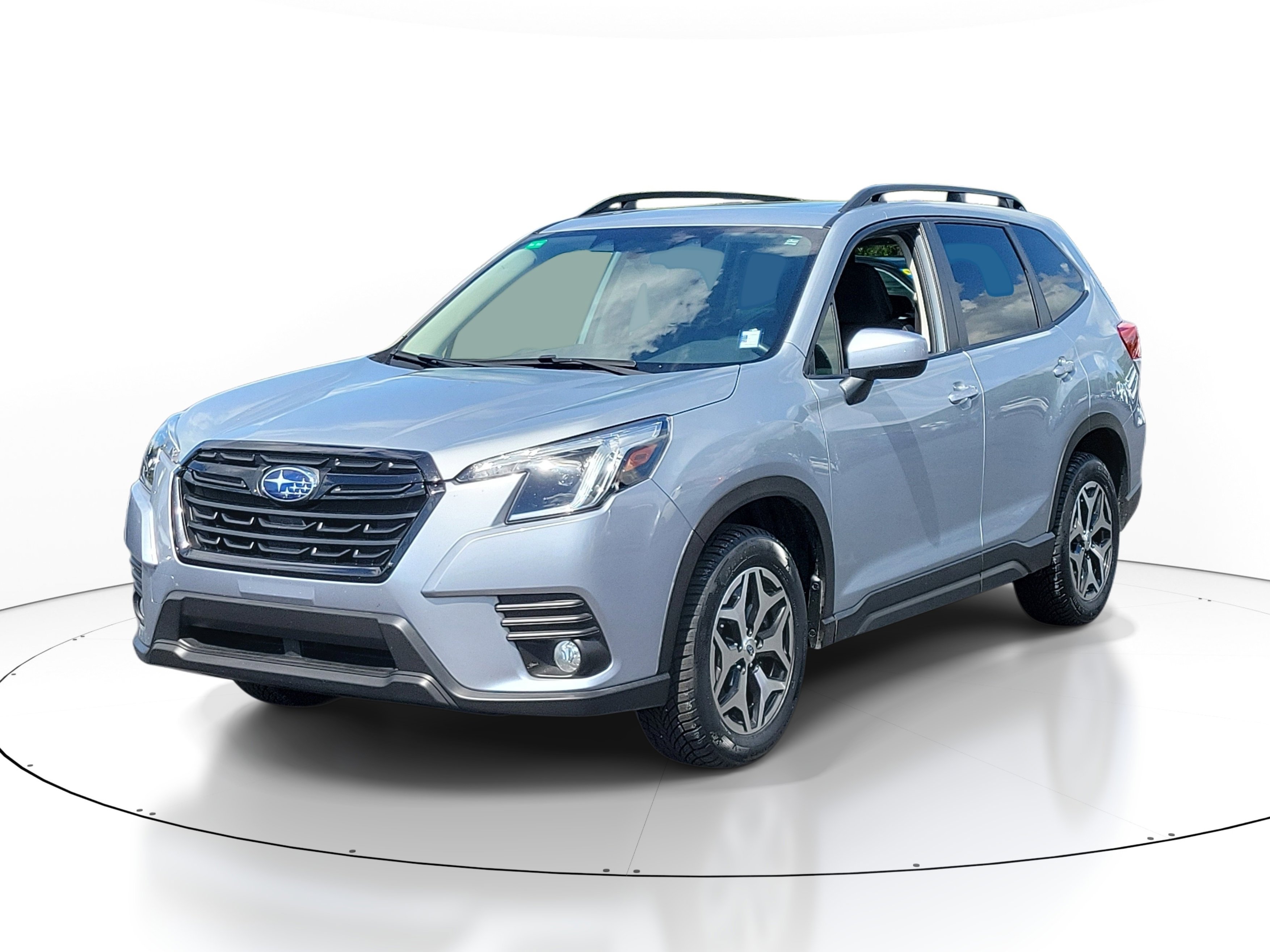 Certified 2023 Subaru Forester Premium image 3