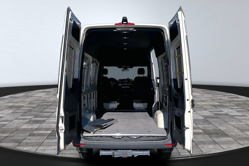 Used 2025 Mercedes-Benz Sprinter 2500 image 21