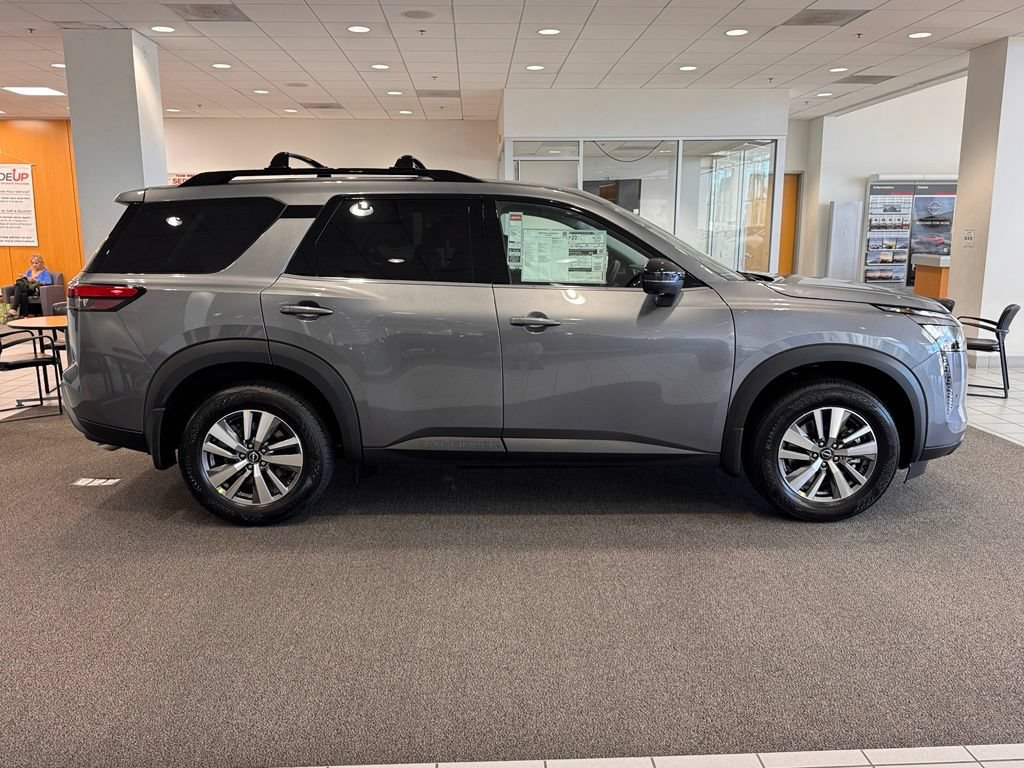 New 2026 Nissan Pathfinder SL FWD image 9