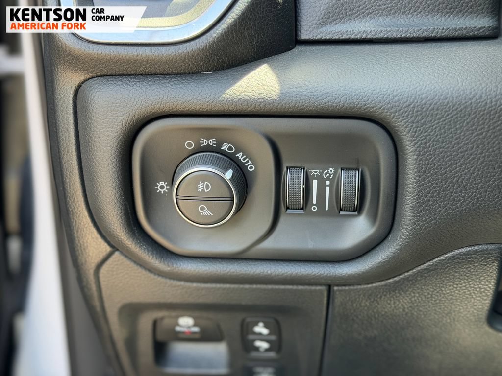 Used 2025 RAM 1500 Laramie w/ Sport Appearance Package AWD/4WD image 17