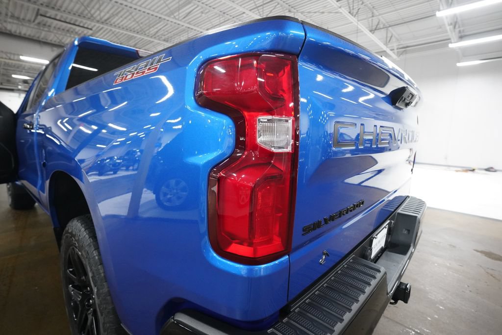 Used 2023 Chevrolet Silverado 1500 LT Trail Boss w/ Convenience Package II AWD/4WD image 31