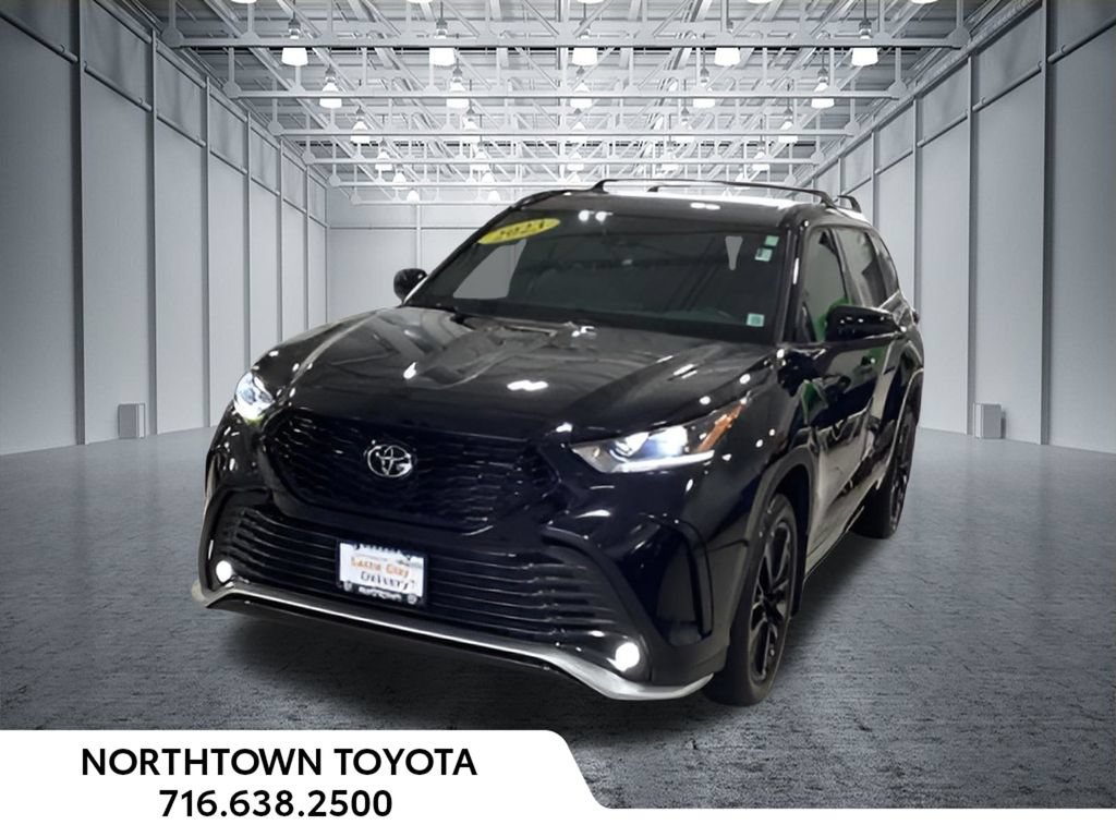 Used 2023 Toyota Highlander XSE AWD/4WD image 1