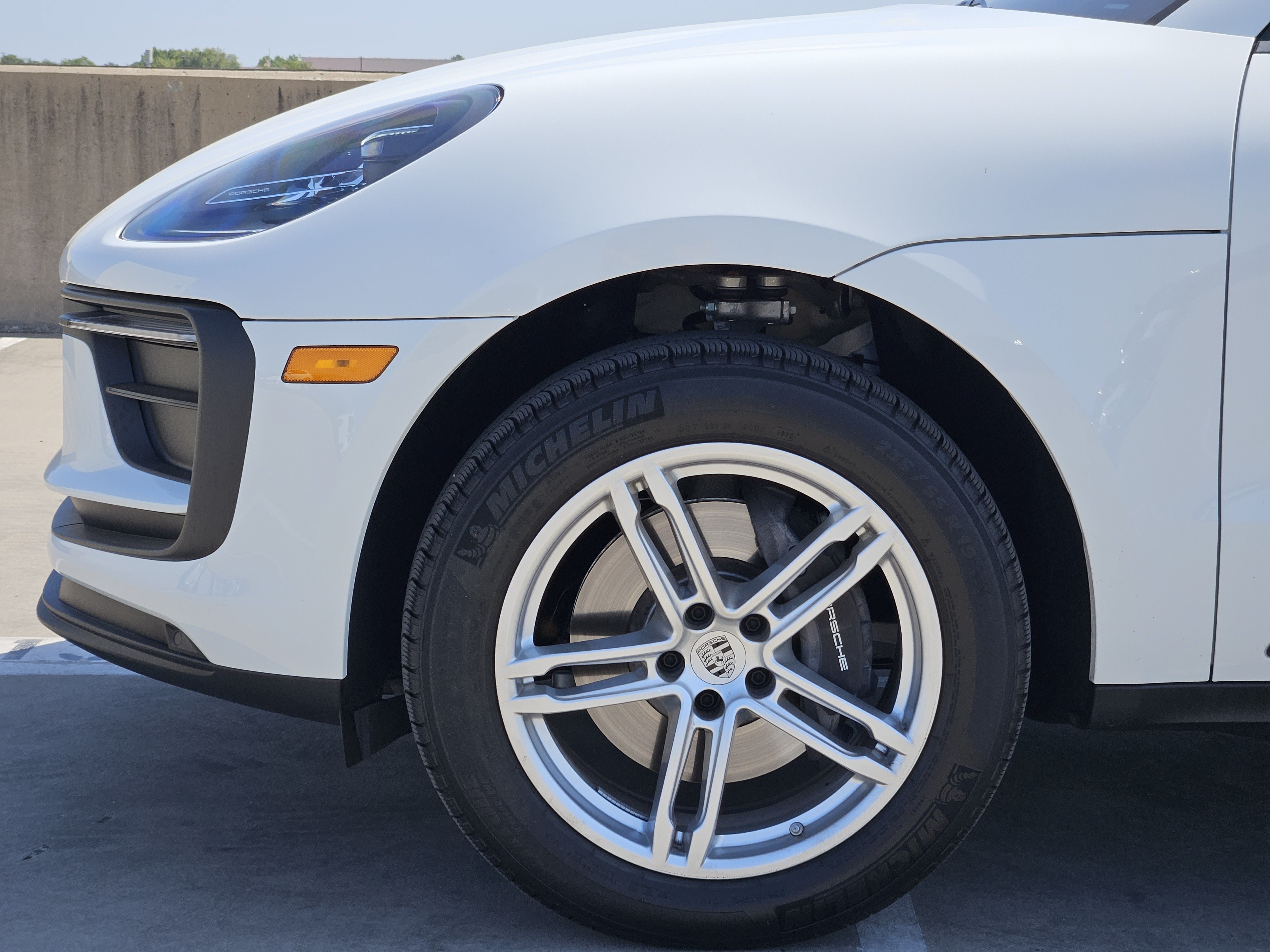 Certified 2026 Porsche Macan AWD/4WD image 13