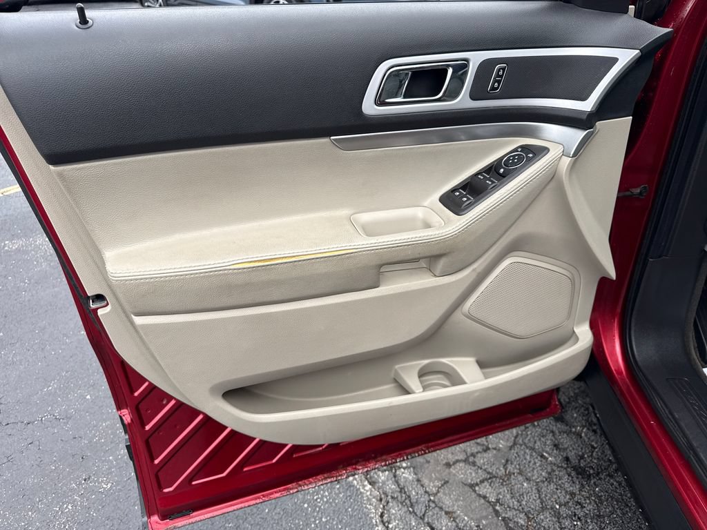 Used 2013 Ford Explorer XLT FWD image 15