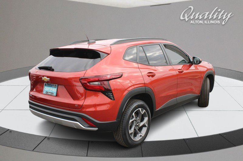 Certified 2024 Chevrolet Trax LT w/ Driver Confidence Package image 4