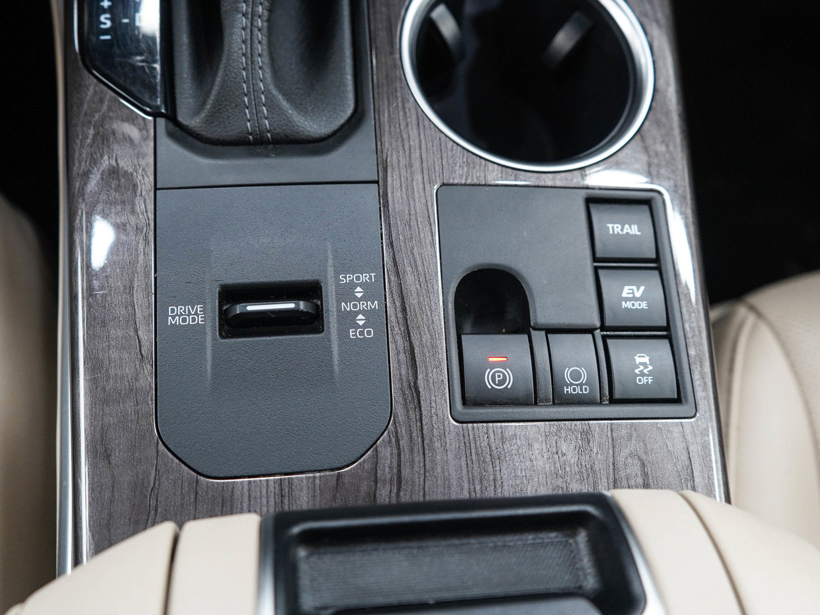 Used 2023 Toyota Highlander Platinum AWD/4WD image 25