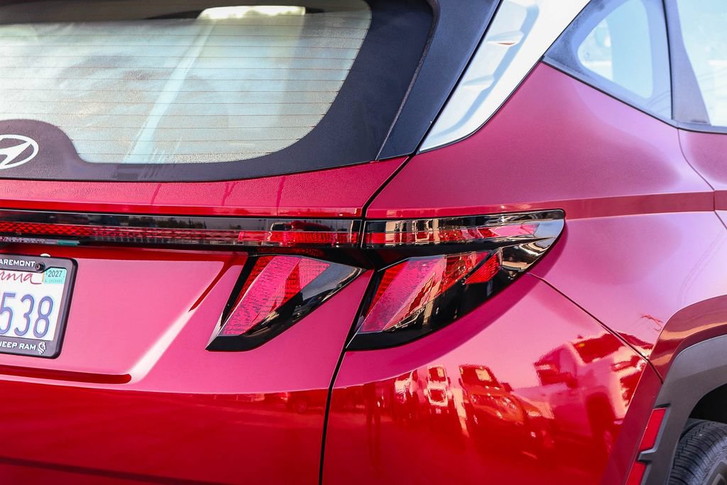 Used 2025 Hyundai Tucson SE FWD image 3