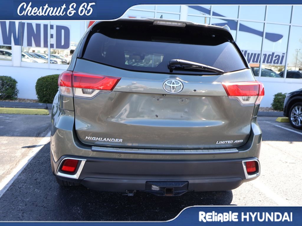 Used 2018 Toyota Highlander Limited Platinum image 18