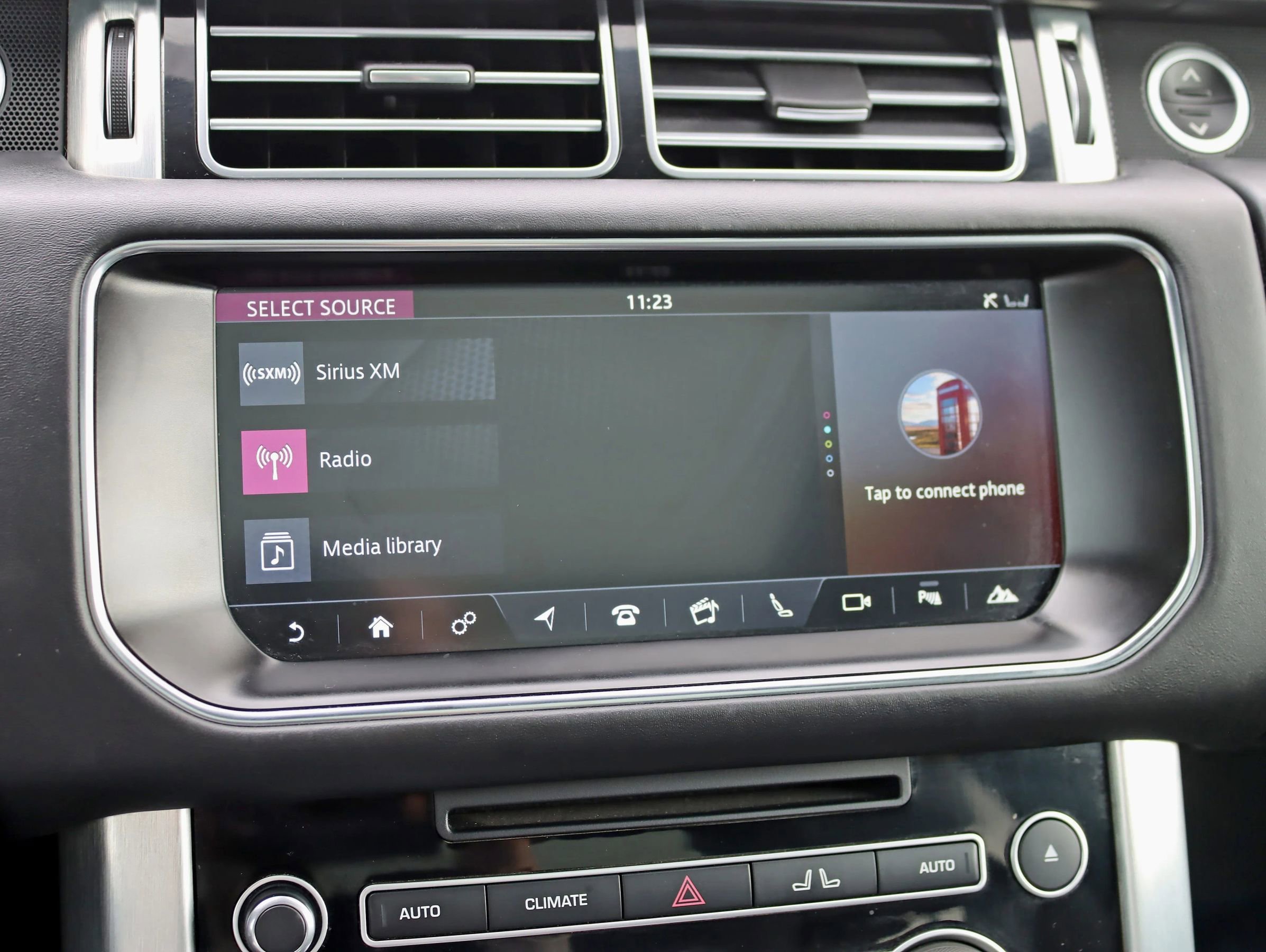 Used 2017 Land Rover Range Rover Supercharged image 24