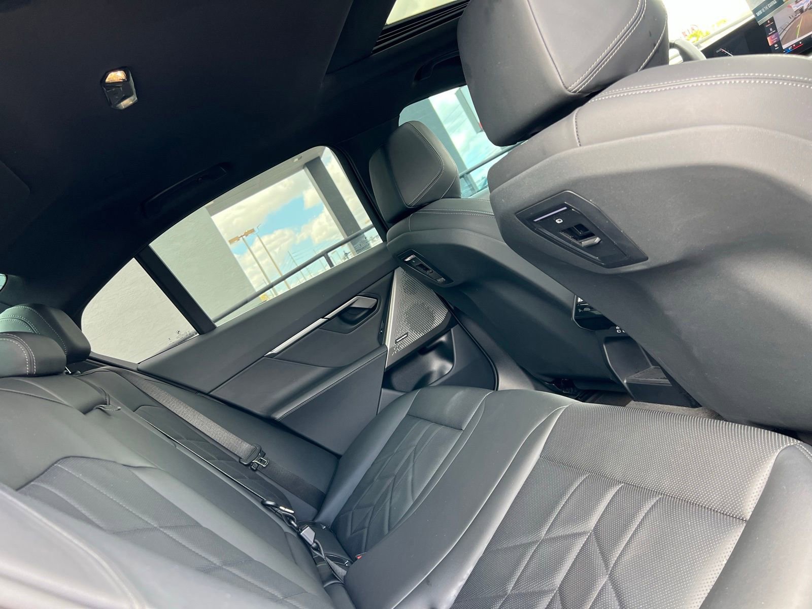 Used 2024 BMW 530i image 50