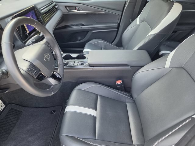 Used 2025 Toyota Camry SE w/ Convenience Package FWD image 12