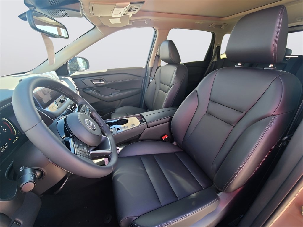 Used 2024 Nissan Rogue SL w/ SL Premium Package image 10