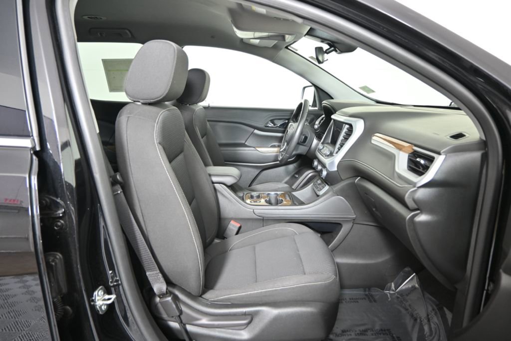 Used 2023 GMC Acadia SLE w/ Driver Convenience Package image 13