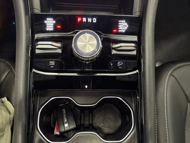 Used 2023 Jeep Grand Cherokee Overland AWD/4WD image 46