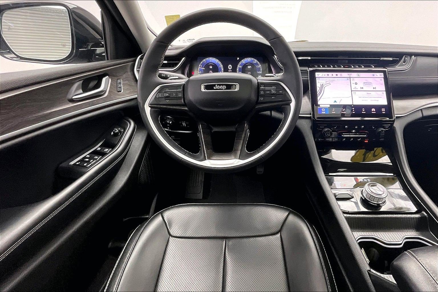 Used 2024 Jeep Grand Cherokee L Limited w/ Luxury Tech Group II image 4