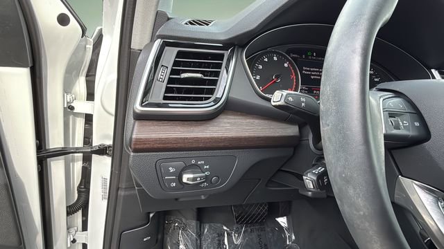 Used 2024 Audi Q5 2.0T Premium w/ Convenience Package image 22