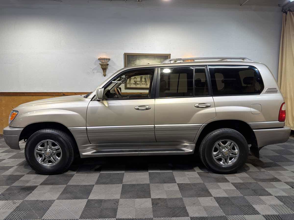 Used 2000 Lexus LX 470 4WD image 2