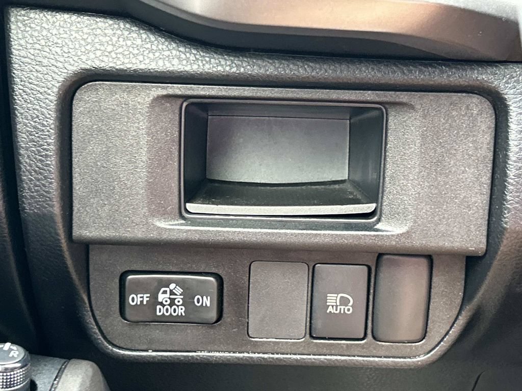 Used 2019 Toyota Tacoma SR5 RWD image 23
