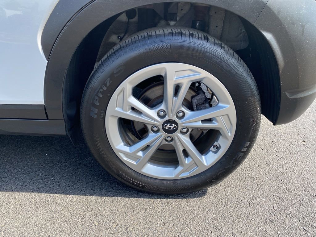Certified 2023 Hyundai Kona SEL AWD/4WD image 8