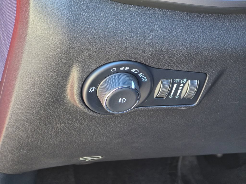 Used 2025 Jeep Compass Limited AWD/4WD image 37