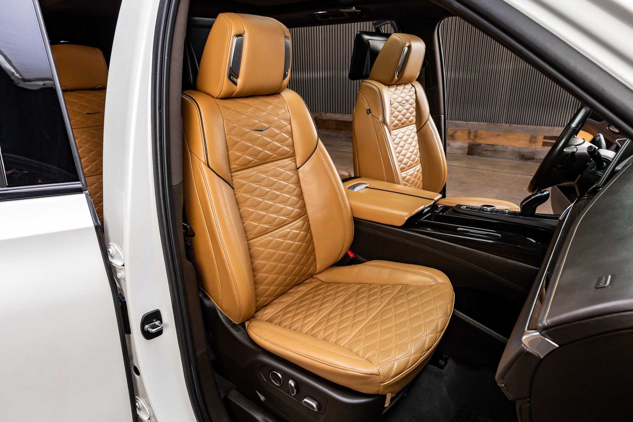 Used 2021 Cadillac Escalade ESV Sport w/ Driver Assist Tech Package AWD/4WD image 28