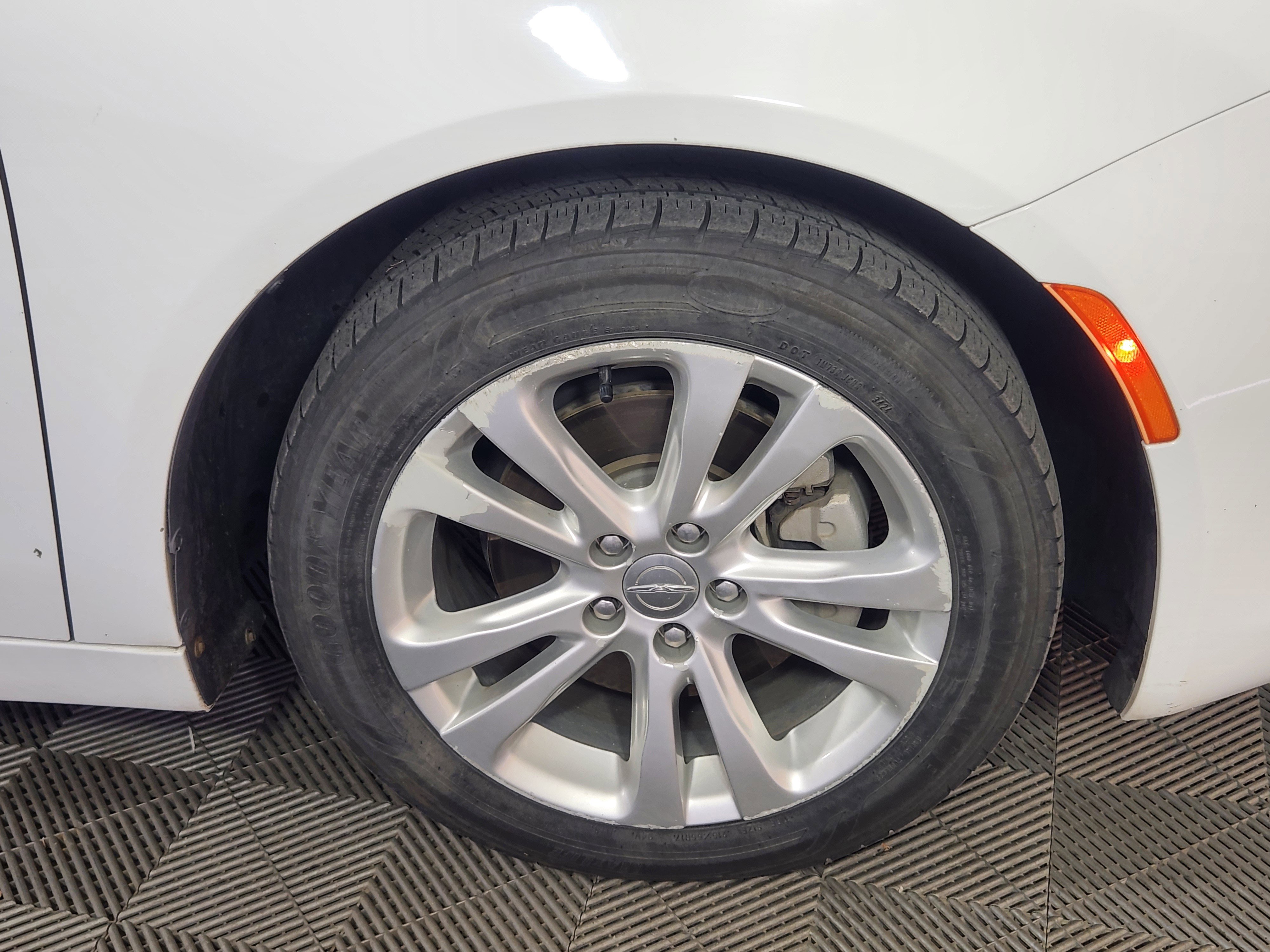 Used 2016 Chrysler 200 LX image 9