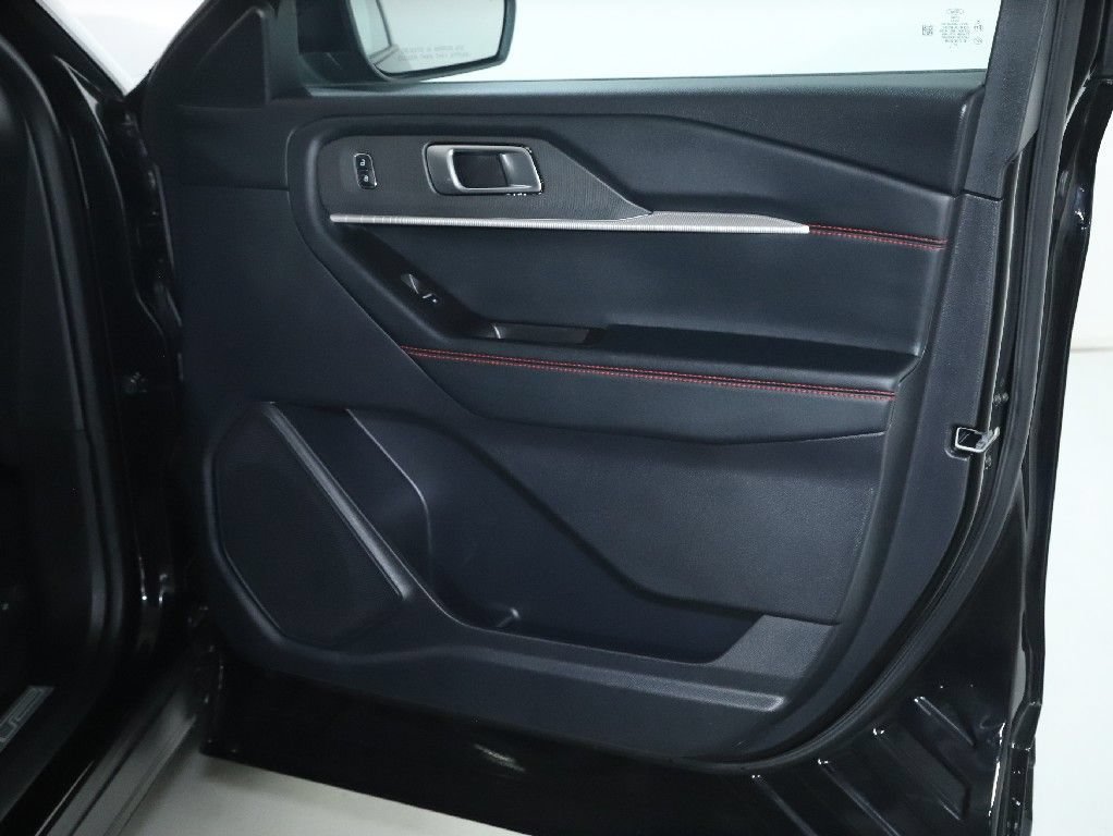 Used 2025 Ford Explorer ST-Line AWD/4WD image 36