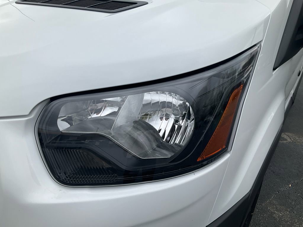 New 2026 Ford Transit 250 148 Medium Roof image 9