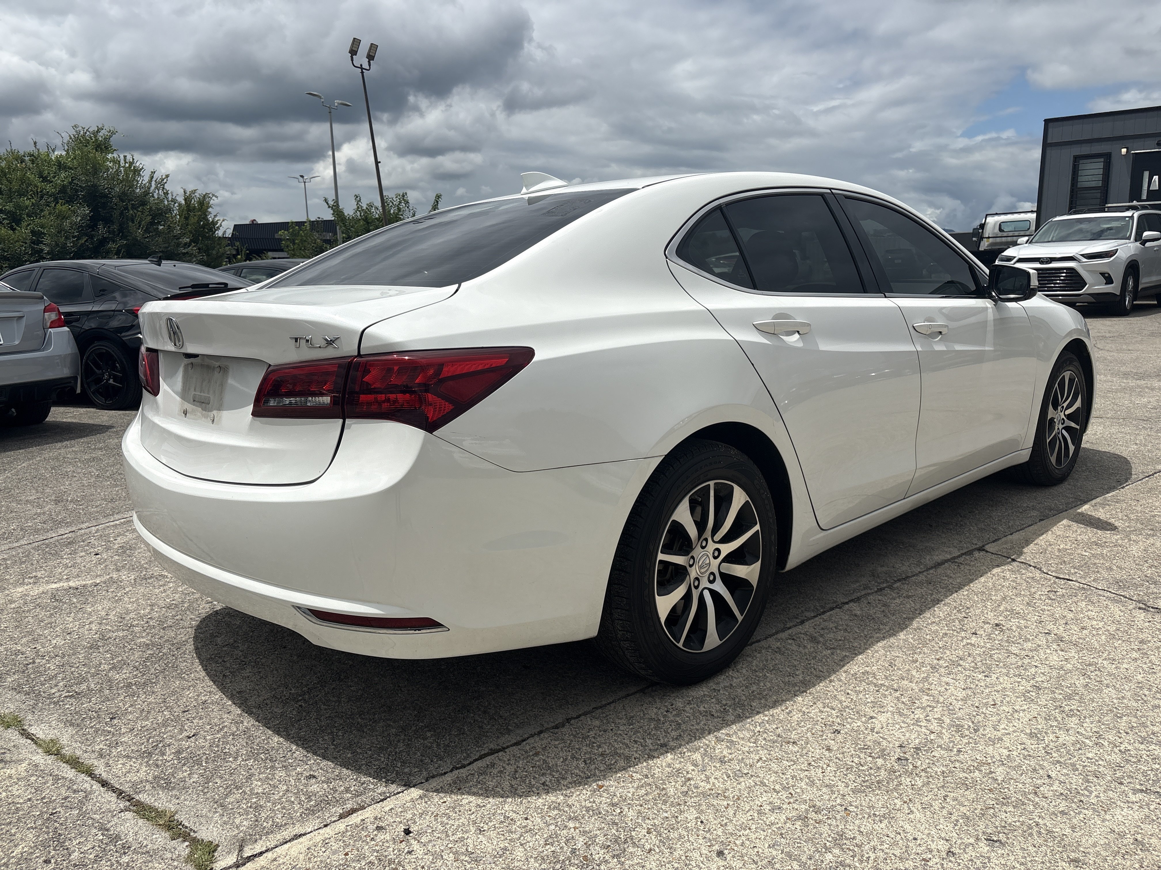 Certified 2017 Acura TLX w/ Technology Package FWD image 2