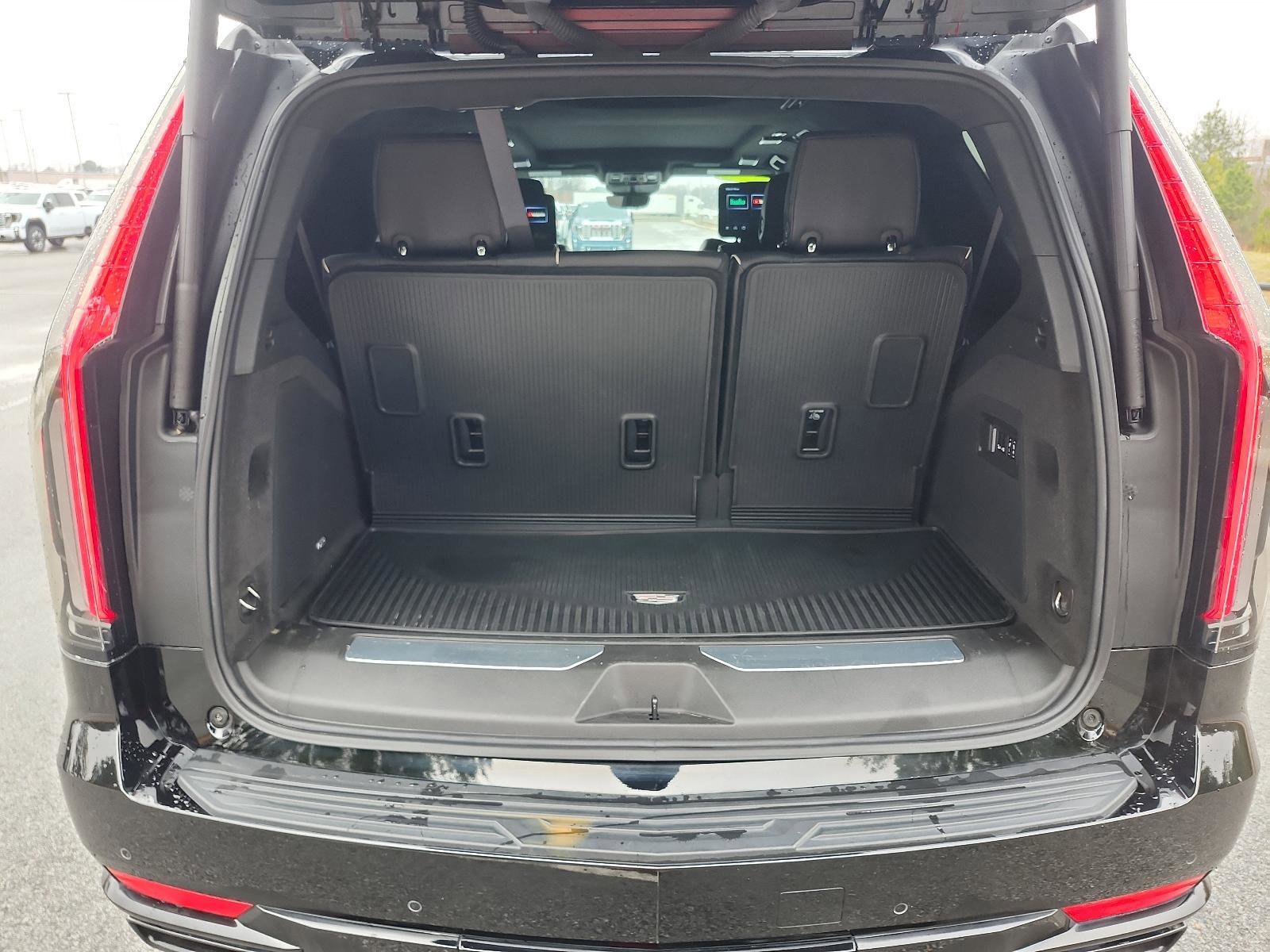 Used 2024 Cadillac Escalade Sport Platinum w/ LPO, ONYX Package image 11