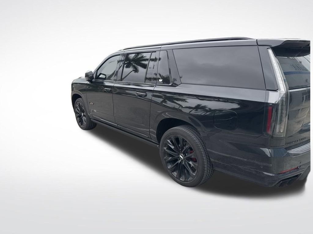 Used 2025 Cadillac Escalade ESV V w/ LPO, ONYX Package image 3