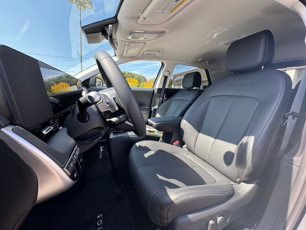New 2025 Hyundai Ioniq 5 SEL AWD/4WD image 18