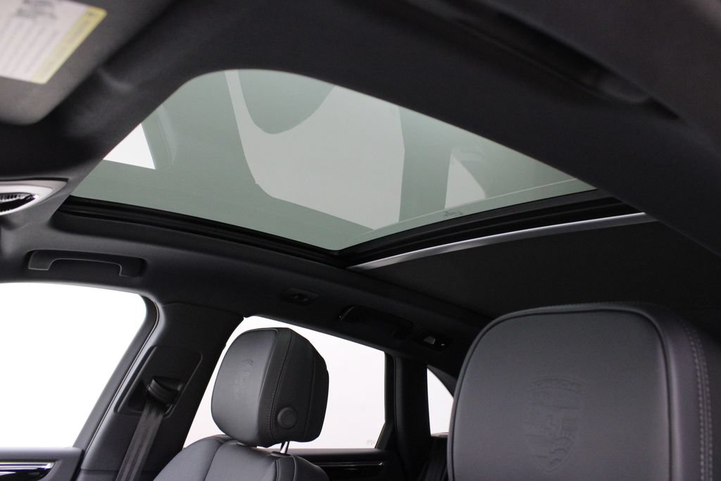 New 2026 Porsche Macan image 20