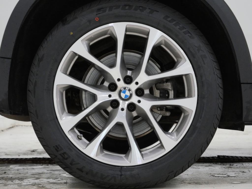 Used 2022 BMW X5 xDrive40i w/ Luxury Seating Package AWD/4WD image 10